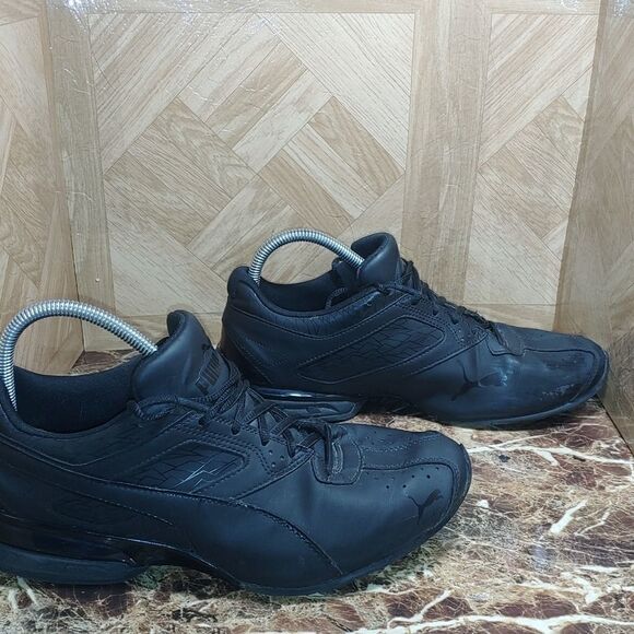 Puma sneaker size 9 - Picture 2 of 10